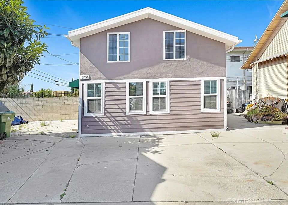 1823 3/4 S Van Ness Ave