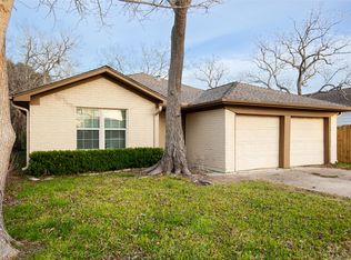 623 S 6th St, La Porte, TX 77571
