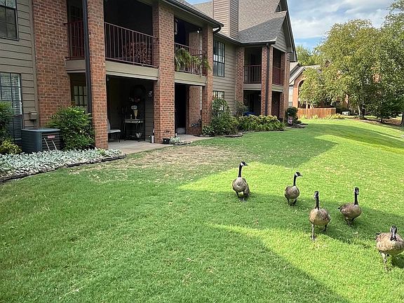 4th image of 6646 Pondside Cir #1
