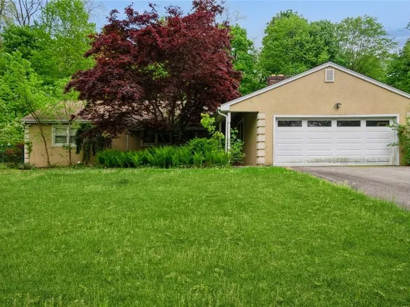 11 Canterbury Lane, Suffern, NY 10901