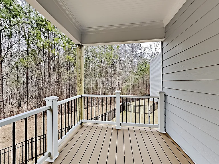 180 Landsdown Xing — Photo 24