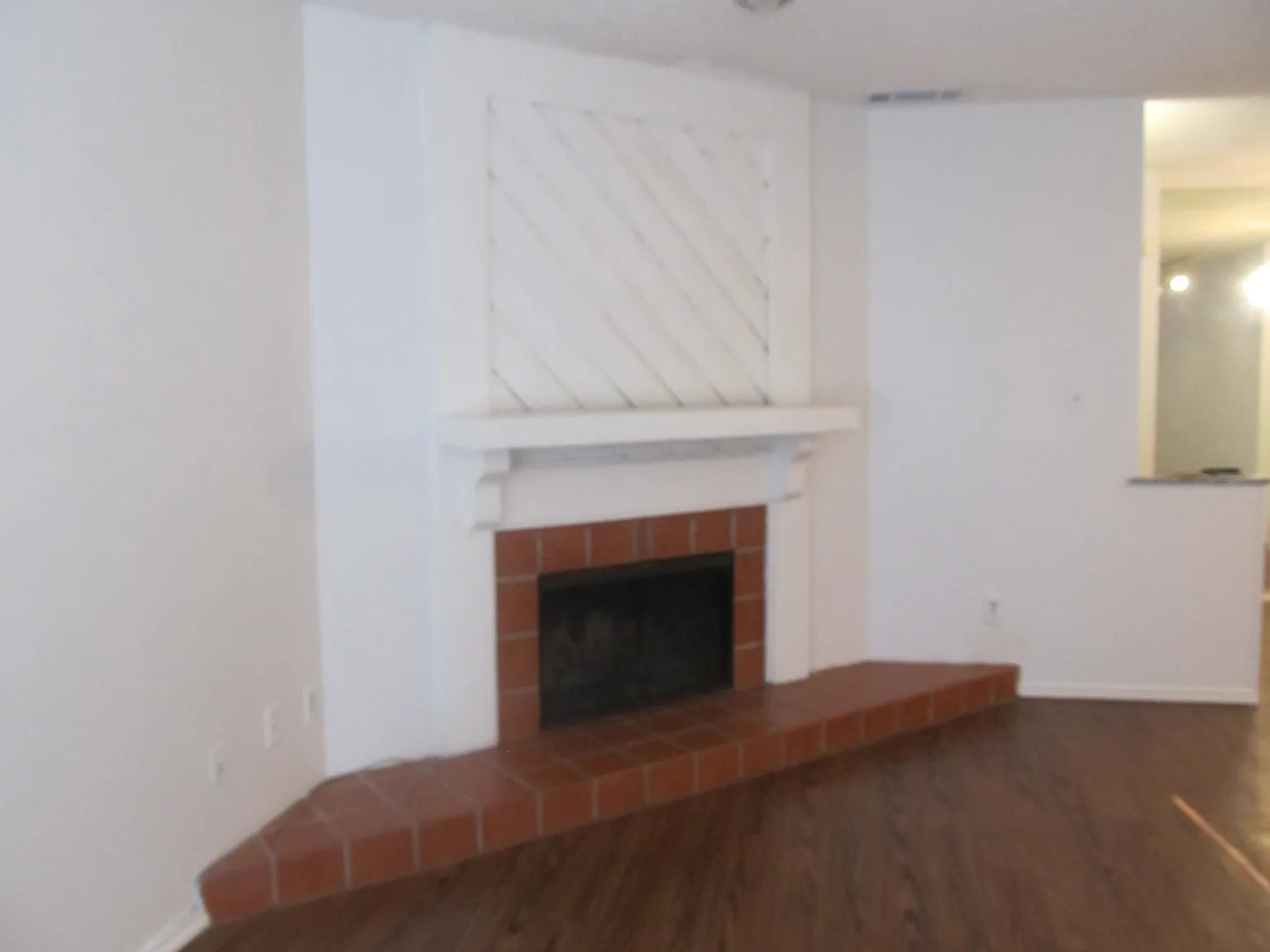 2 bed, 914 sqft, $1,400 — Photo 2