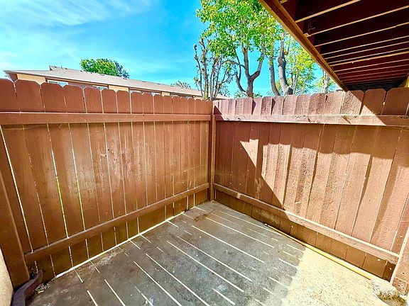 2nd image of 1000-1042 W Orange St #1012-D05