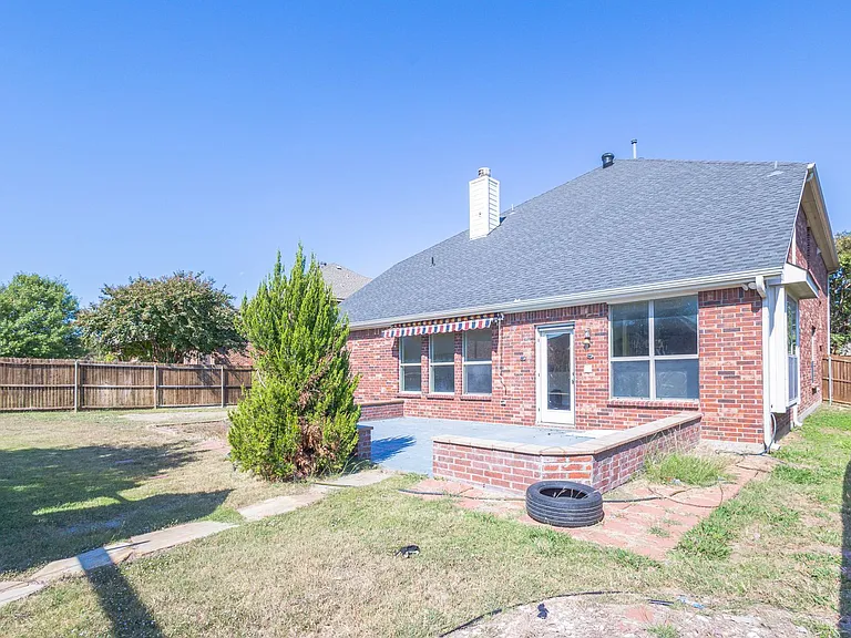 2905 Preston Ln — Photo 25