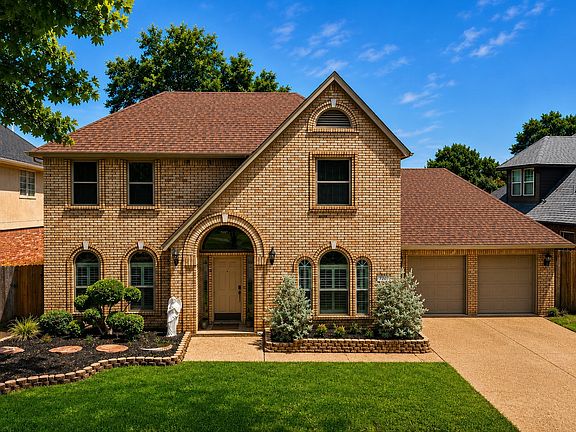 2nd image of 2902 Redstone Dr