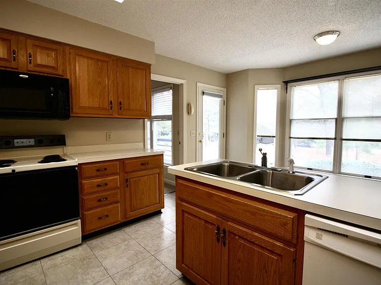 32 Westlake Pointe Dr — Photo 9