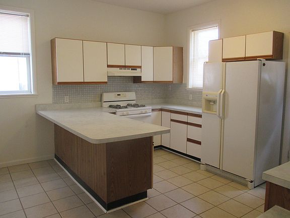 4th image of 5425 Nagel Ave