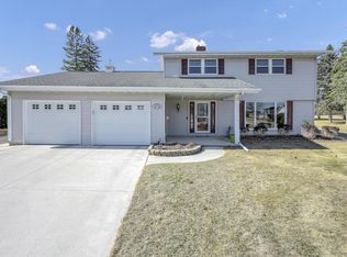 1678 Atlanta Cir, Manitowoc, WI 54220