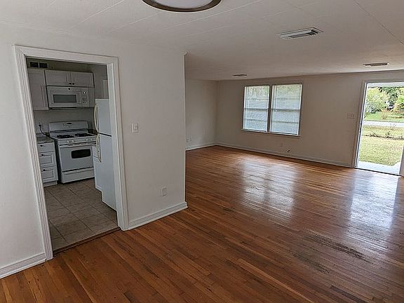 Dining room into Kitchen