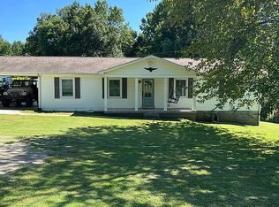 1415 Oak Grove Rd, Goodspring, TN 38460