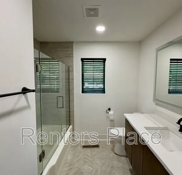 2616 E 58th St S — Photo 18