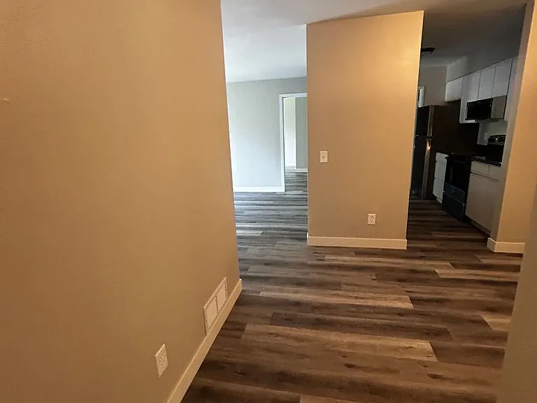 1320 Riverside Dr — Photo 15