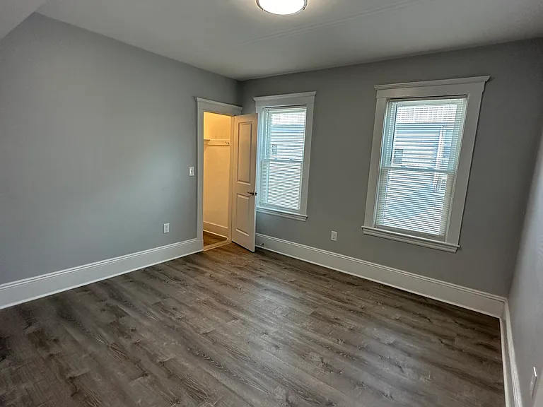 517 Washington St — Photo 7