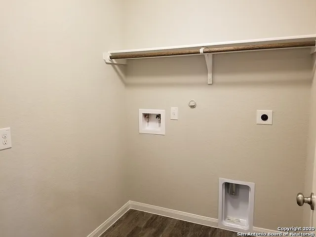 6035 Akin Pl — Photo 9