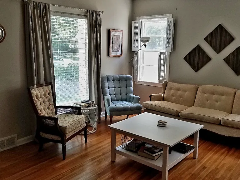 129 N Broadview Ave — Photo 4