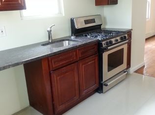 19810 119th Ave, Saint Albans, NY 11412