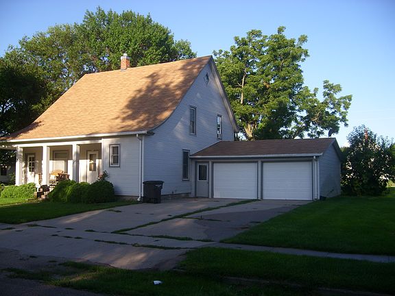 2nd image of 209 N Doane