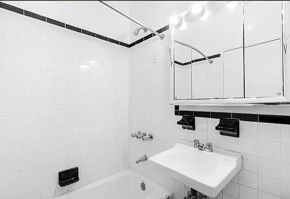 Rented by CitySites Real Estate Group | media 15