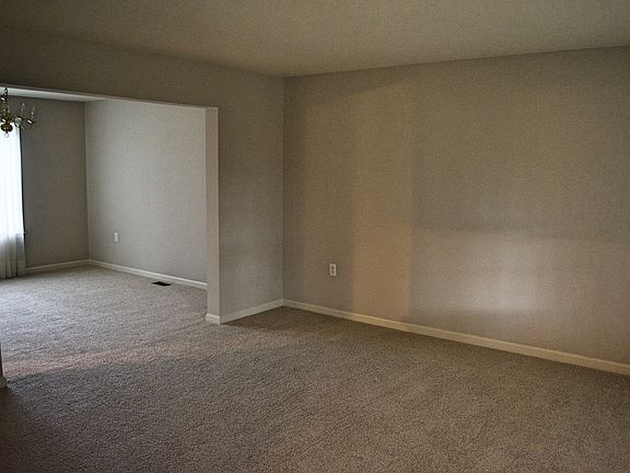 Living room/dining room