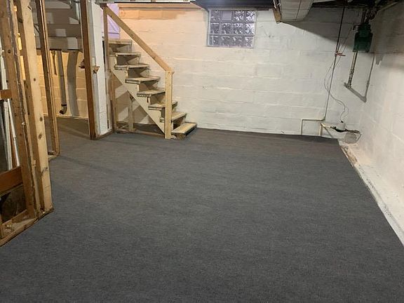 Full basement. New carpet and freshly painted