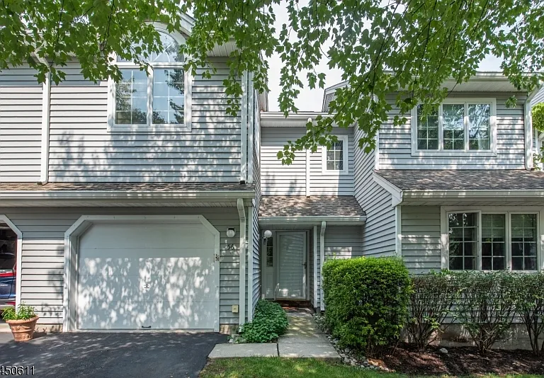 56 Davenport Rd — Photo 1