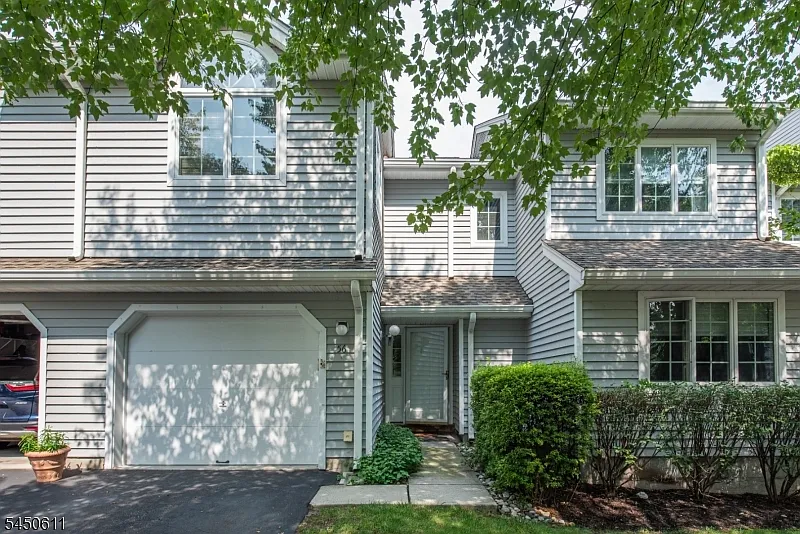 56 Davenport Rd