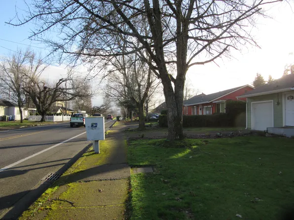 477 Hawthorne Ave NE, Salem, OR 97301