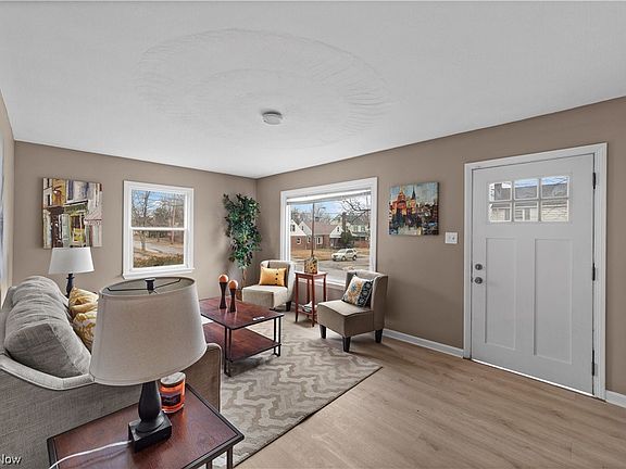 3rd image of 937 Winton Ave
