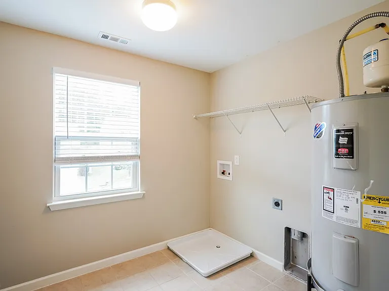 408 Parmley Ln — Photo 16