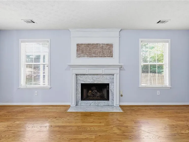 1409 Chardin Dr — Photo 5