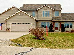 232 Donovan Cir, Rosendale, WI 54974