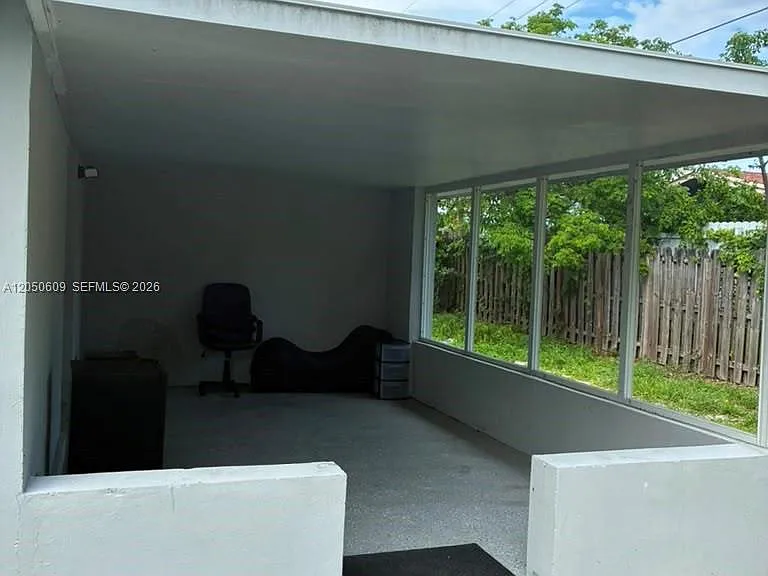 3700 NE 13th Ter #1 — Photo 2