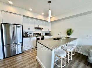 1215 Saint Paul St #304, Kelowna, BC V1Y 2C7