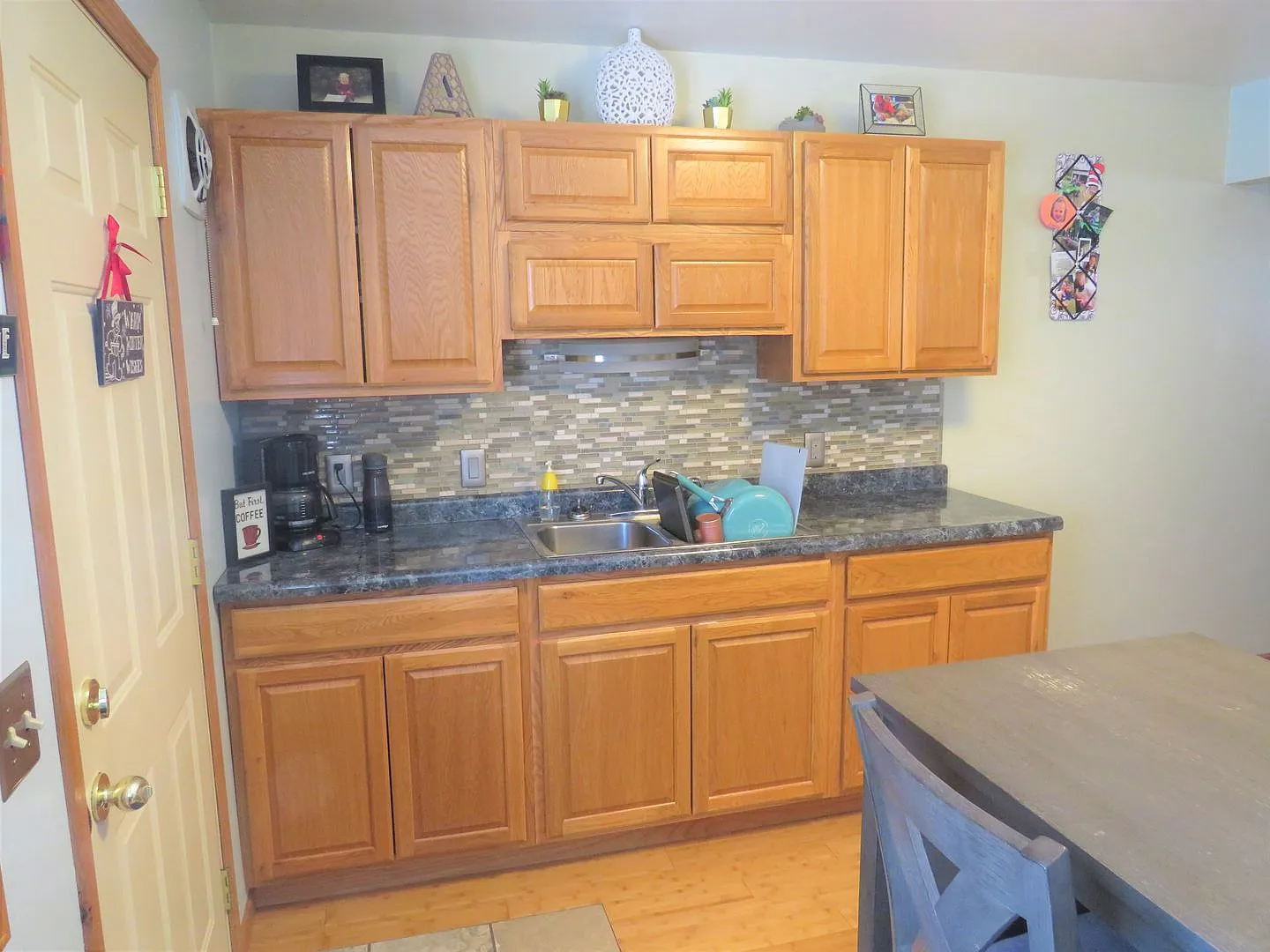 $1,075| 2BD 1BA| 3021 Blakeley Avenue | Available 11/1/2026! — Photo 3