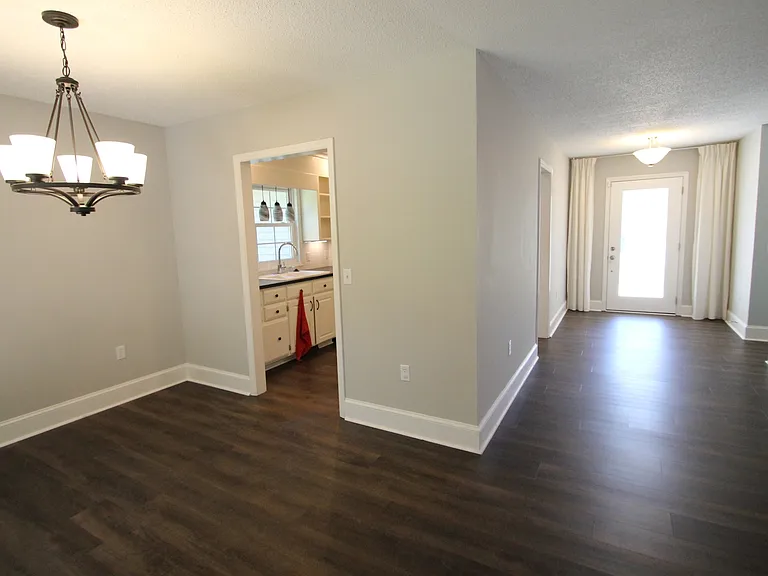 106 Elliott St W — Photo 7