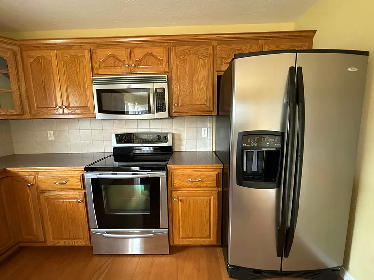 812 E Spring Dr — Photo 14