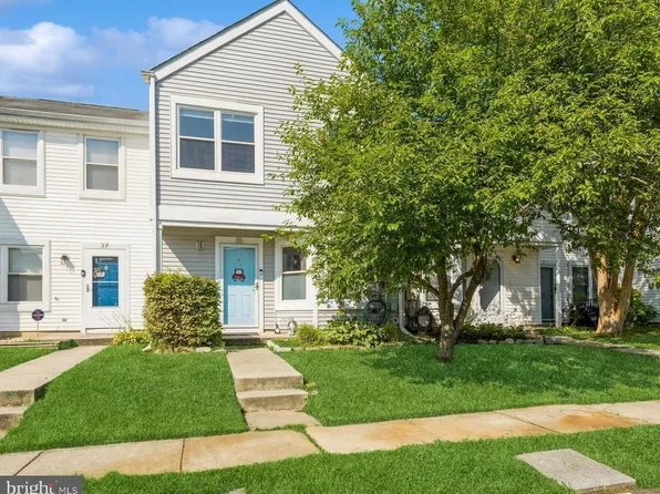35 Nakota Ct, Middle River, MD 21220