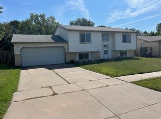 3204 N Brookfield St, Wichita, KS 67226