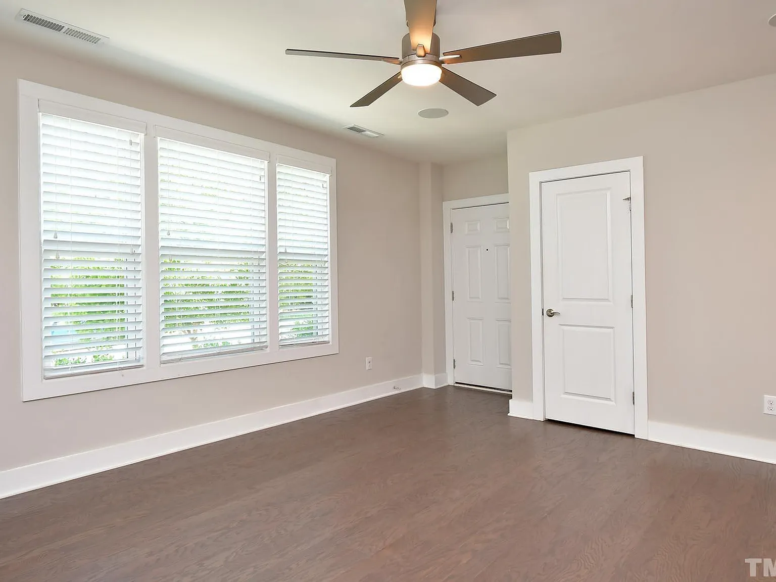 2 bed, 2.5 bath, 1381 sqft, $3,000 — Photo 4