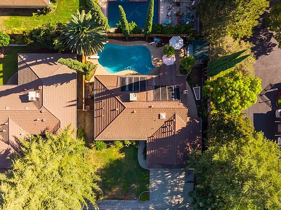 3rd image of 5946 Lincoln Hills Way