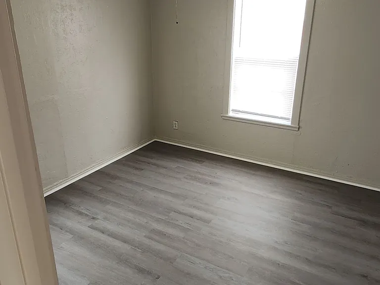 1000 N Lake St #A — Photo 13