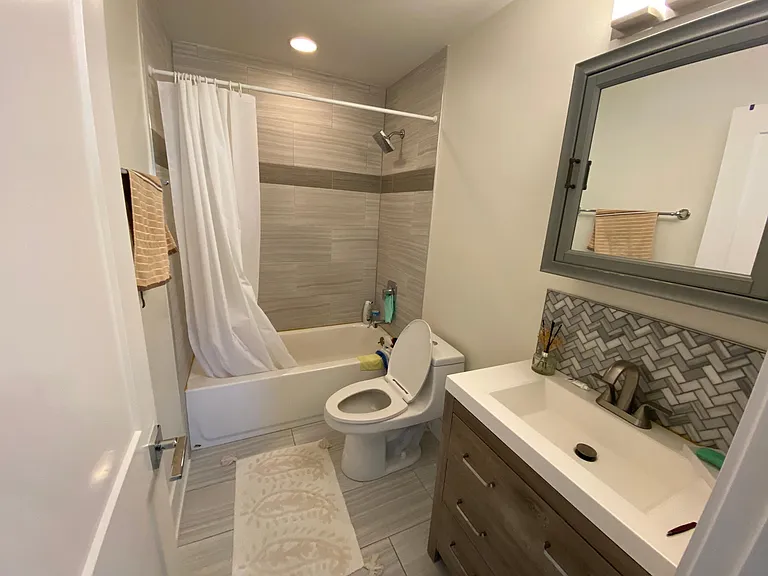 8828 N Grace Ave #2 — Photo 15