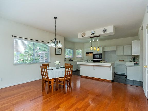 4th image of 2124 E Palisade Dr