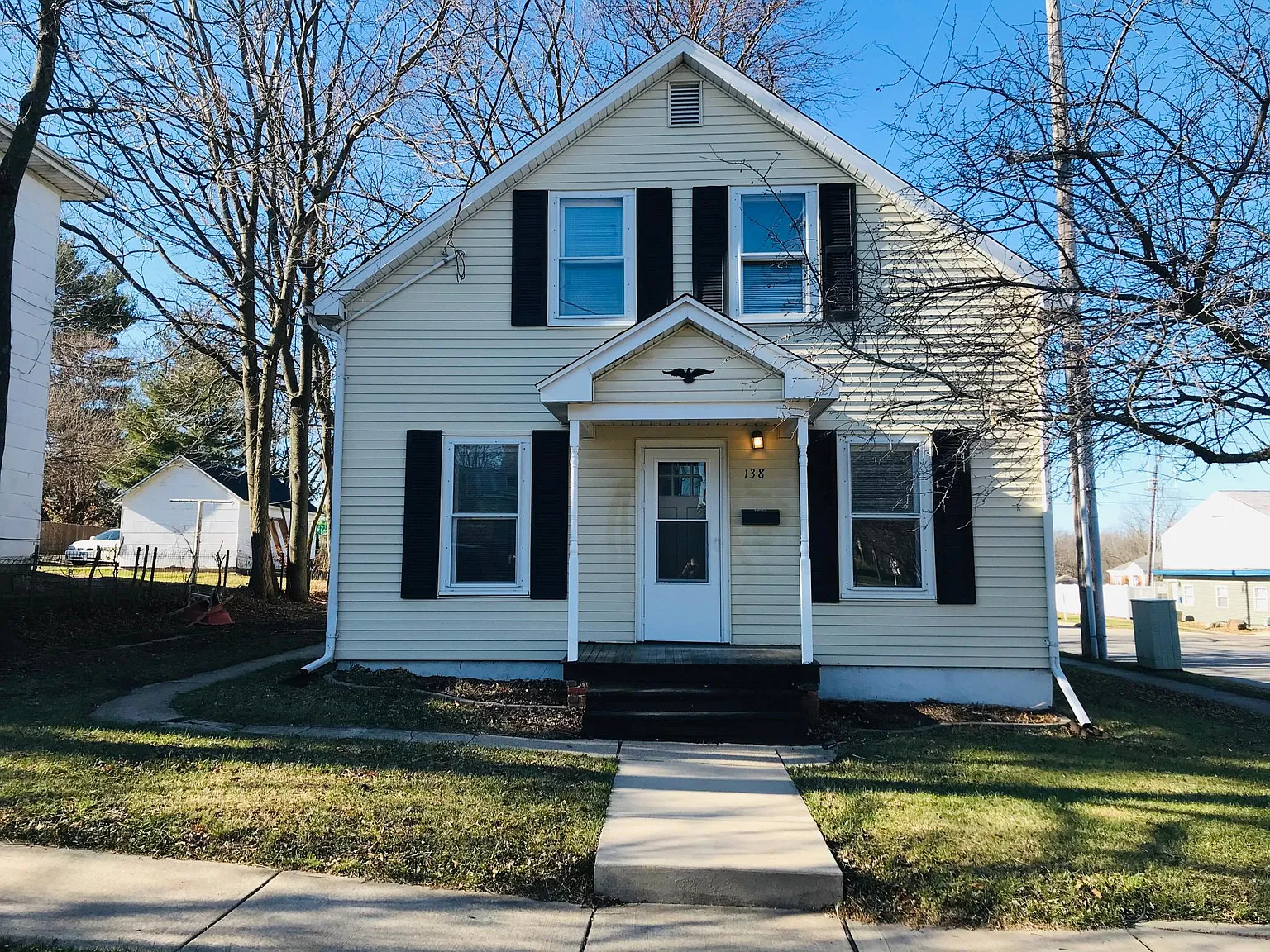 3 bed, 1272 sqft, $1,500 — Photo 1