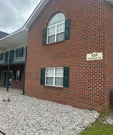 131 N Wheeless Dr #J — Photo 1