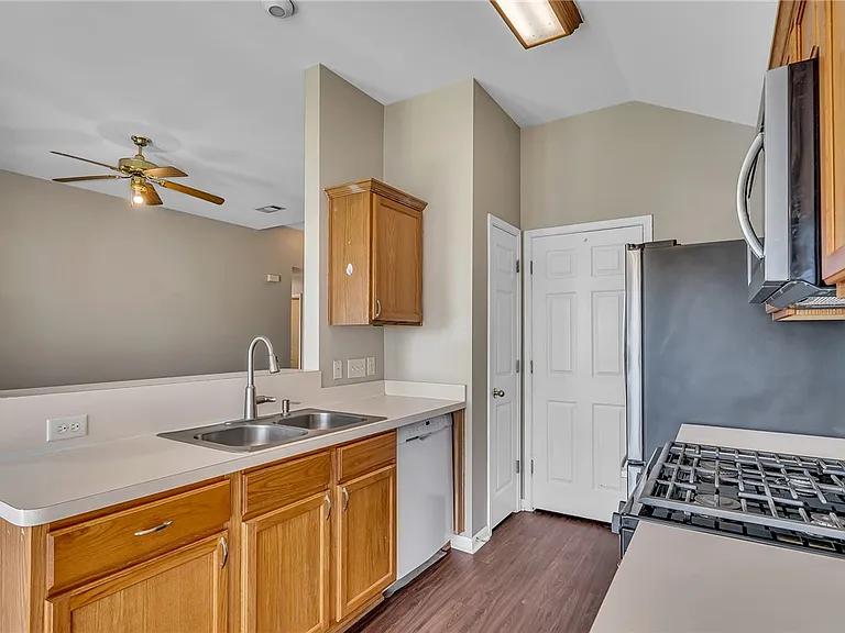 3715 Westfield Dr — Photo 6