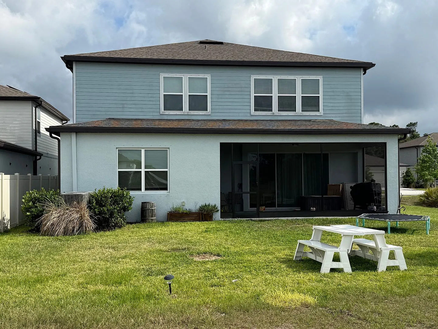 Amazing 5-bedroom, 4-bathroom, home available now — Photo 2