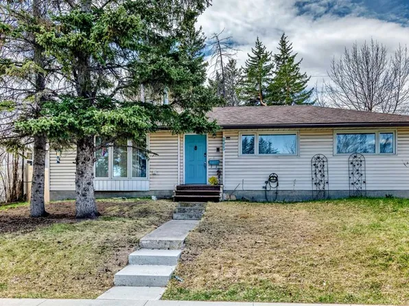 2215 E 37th St SW, Calgary, AB T3E 3A5