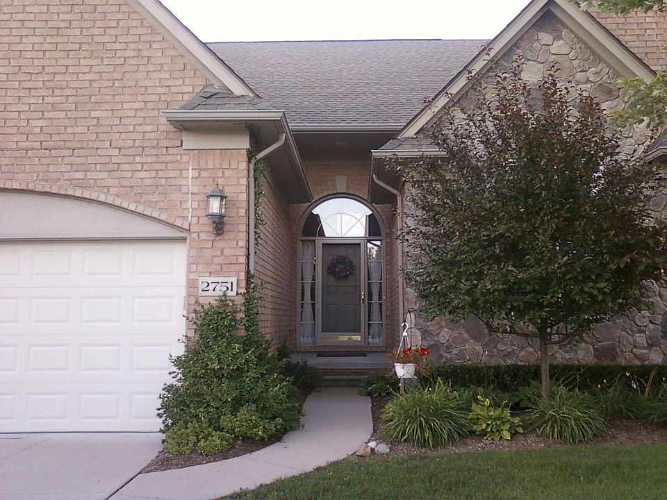 1st image of 2751 Kentwood Dr