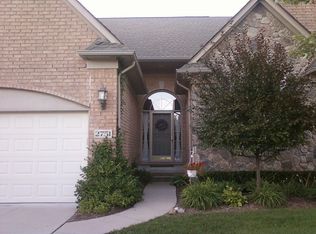 2751 Kentwood Dr, Shelby Township, MI 48316